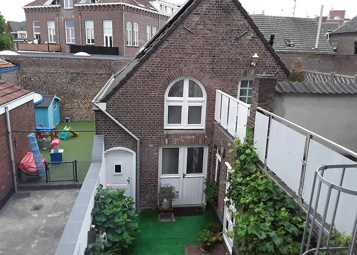Singelachterhuis Roermond